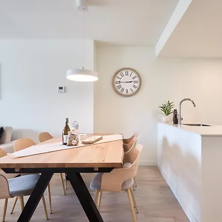 Unic I - By Welcomely Apartment *